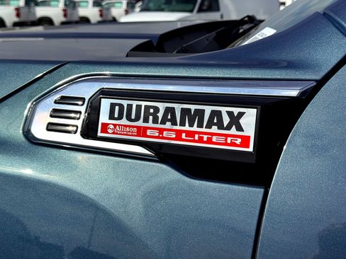 Used 2024 GMC Sierra 3500 Denali w/ Denali Reserve Package image 3