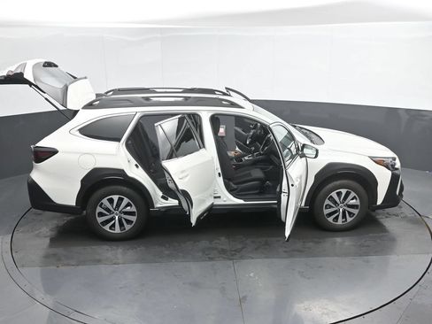 Used 2025 Subaru Outback Premium AWD/4WD image 49