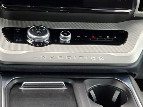 Used 2025 Ford Expedition Max Active image 18