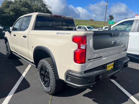 New 2026 Chevrolet Silverado 1500 ZR2 w/ ZR2 Bison Edition image 8