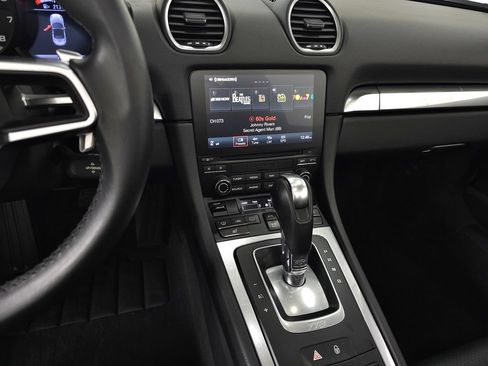 Used 2018 Porsche 718 Boxster RWD image 26