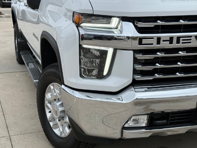 Used 2022 Chevrolet Silverado 2500 LTZ w/ Z71 Off-Road Package AWD/4WD image 7