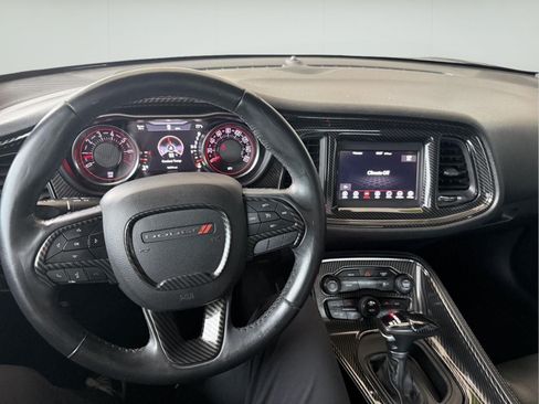 Used 2018 Dodge Challenger SXT RWD image 9