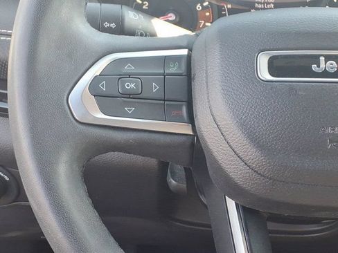 Used 2022 Jeep Compass Latitude FWD image 17