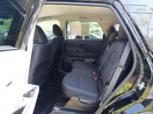 Certified 2025 Nissan Pathfinder SV FWD image 22