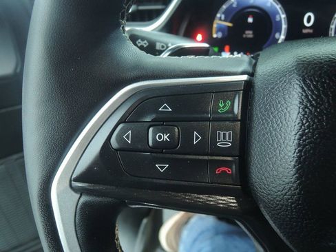 Used 2024 Jeep Grand Cherokee L Laredo image 14