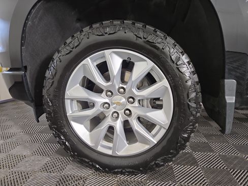 Used 2024 Chevrolet Silverado 1500 Custom AWD/4WD image 31