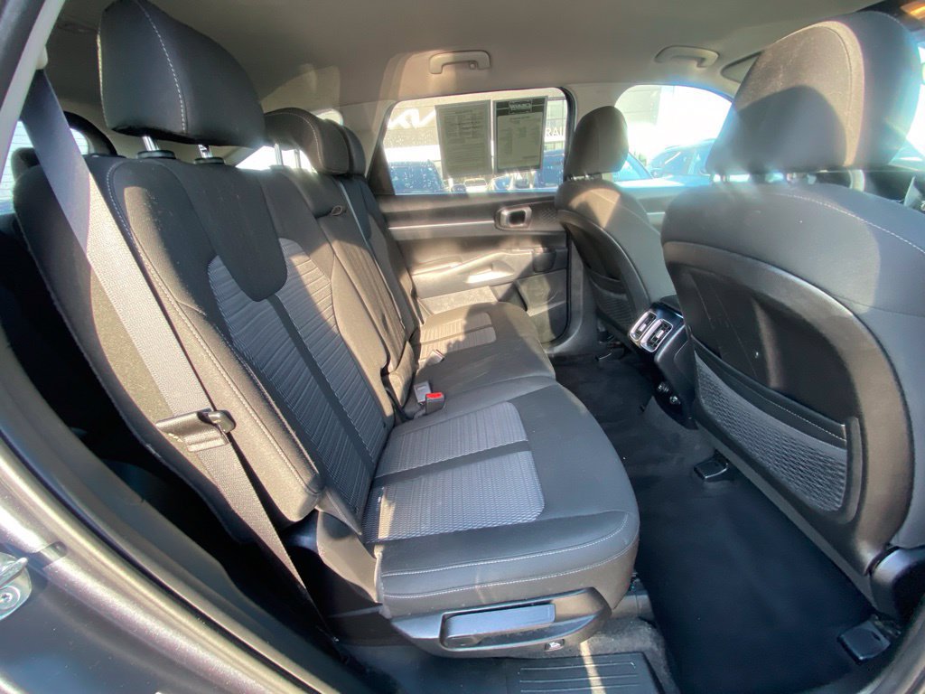 Certified 2023 Kia Sorento LX FWD image 24