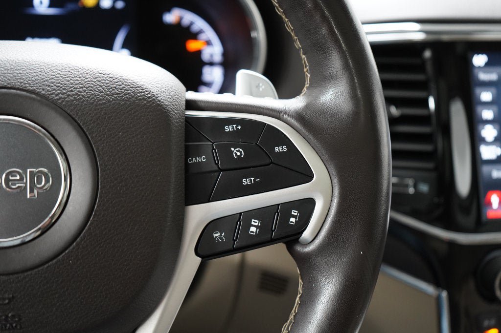 Used 2020 Jeep Grand Cherokee Summit AWD/4WD image 14