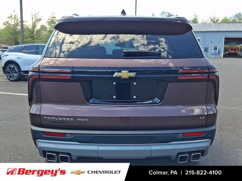 Used 2024 Chevrolet Traverse LT w/ LPO, Floor Liner Package AWD/4WD image 6