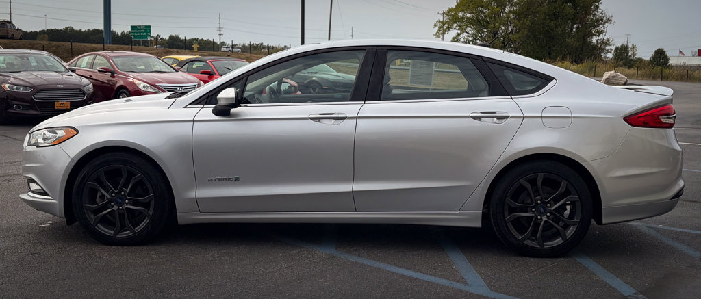 Used 2018 Ford Fusion SE w/ Equipment Group 601A FWD image 21