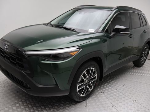 Certified 2026 Toyota Corolla Cross XLE image 2