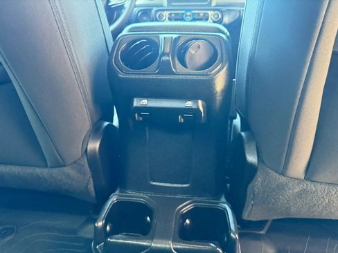 Used 2022 Jeep Gladiator Sport AWD/4WD image 24