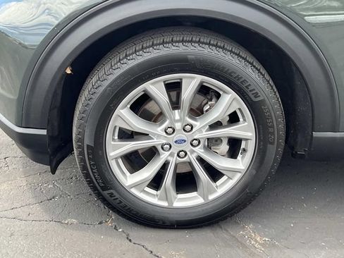Certified 2024 Ford Explorer XLT w/ Equipment Group 202A AWD/4WD image 9