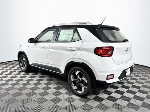 New 2026 Hyundai Venue SEL FWD image 5