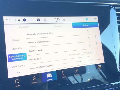 Used 2023 Jeep Wagoneer L Series II image 25