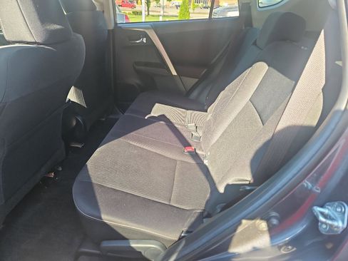 Used 2014 Toyota RAV4 XLE image 16