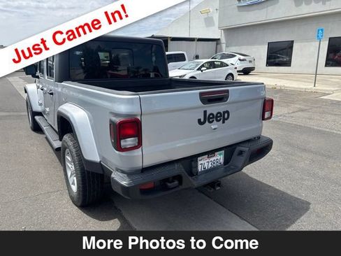 Used 2022 Jeep Gladiator Sport AWD/4WD image 3