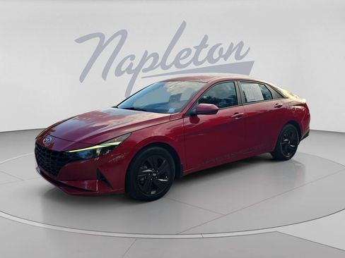 Used 2022 Hyundai Elantra SEL FWD image 1