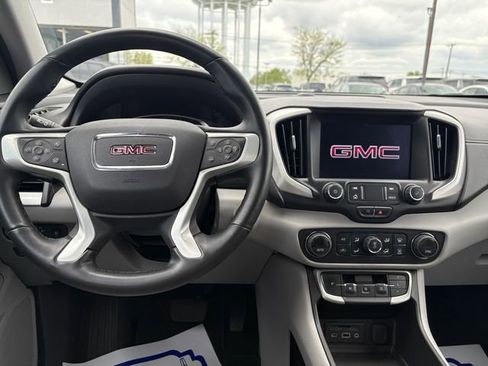 Used 2023 GMC Terrain SLT image 16