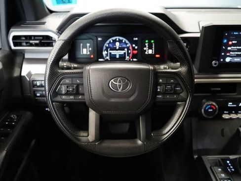 Used 2025 Toyota Tacoma SR5 AWD/4WD image 16