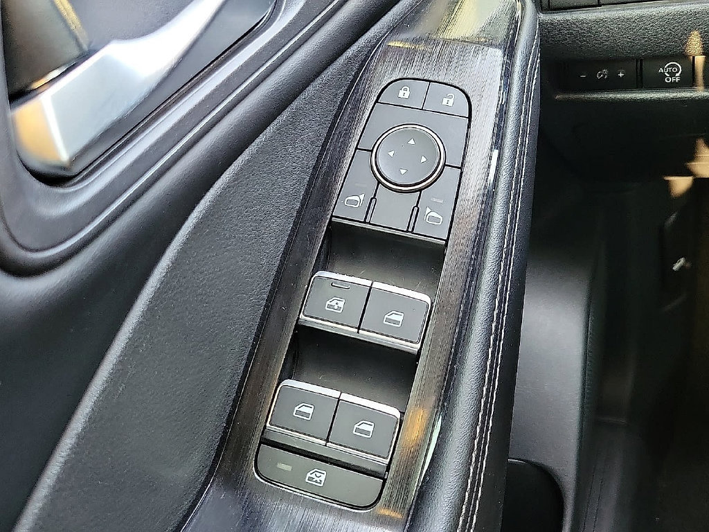 Used 2023 Nissan Rogue SL w/ SL Premium Package FWD image 13