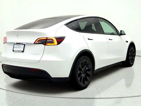 Used 2023 Tesla Model Y Long Range AWD/4WD image 5