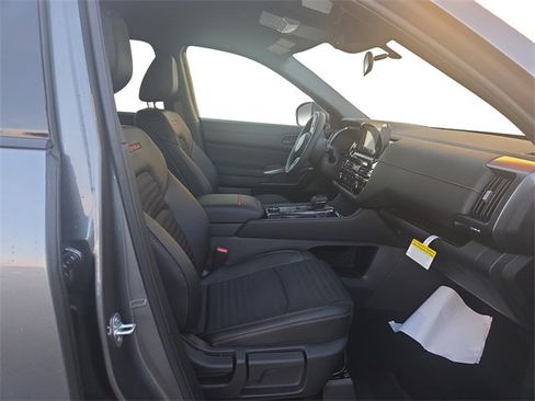 New 2025 Nissan Pathfinder Rock Creek image 15
