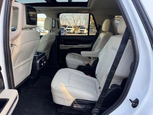 Certified 2020 Ford Expedition Platinum image 11
