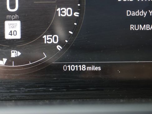 Used 2023 Land Rover Defender 130 X-Dynamic SE AWD/4WD image 43