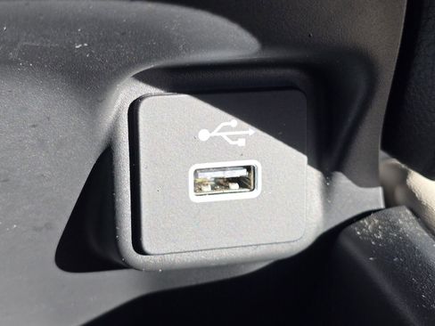 Used 2023 Honda HR-V LX image 4