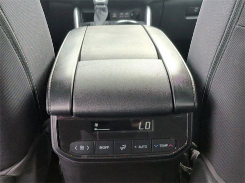 Certified 2023 Toyota Highlander LE image 25