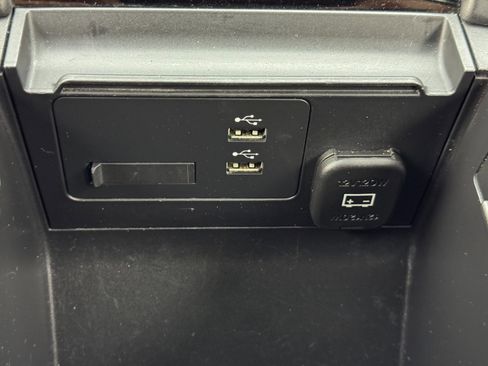 Used 2022 MAZDA MAZDA3 s image 30