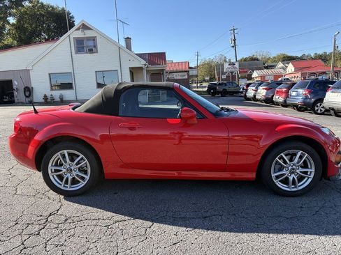 Used 2015 MAZDA MX-5 Miata Sport image 6
