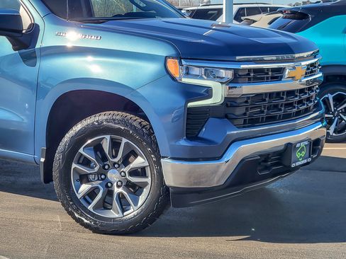 Certified 2024 Chevrolet Silverado 1500 LT image 2