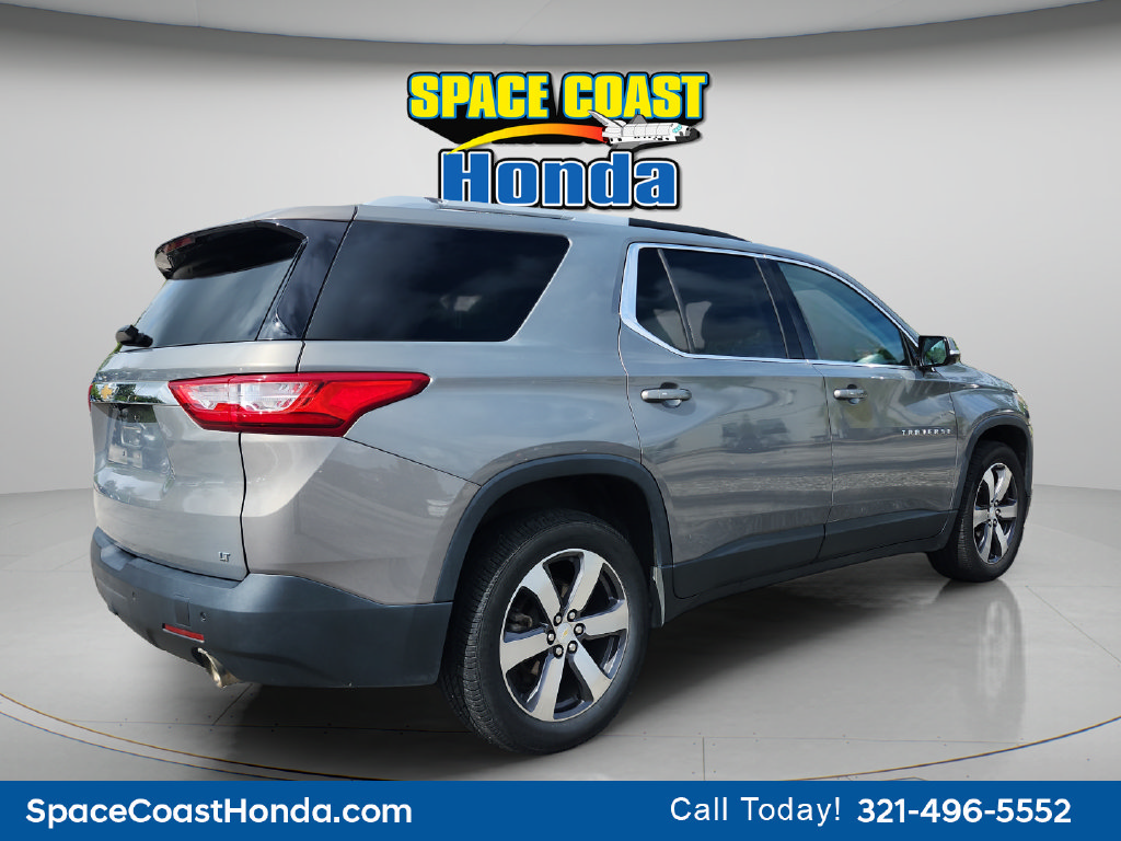 Used 2018 Chevrolet Traverse LT FWD image 3