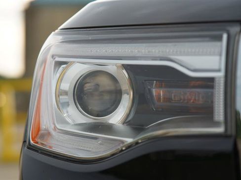 Used 2017 GMC Acadia Denali AWD/4WD image 18