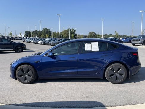 Used 2021 Tesla Model 3 Standard Range Plus image 4