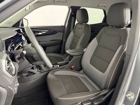 Used 2024 Chevrolet TrailBlazer LT FWD image 4