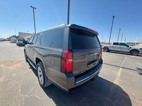 Used 2015 Chevrolet Suburban LTZ RWD image 11