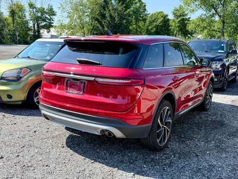Used 2023 Lincoln Corsair Reserve w/ Rear Removable Package Tray AWD/4WD image 7