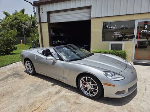 Used 2007 Chevrolet Corvette Convertible w/ Preferred Equipment Group RWD image 18