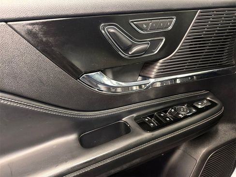 Used 2022 Lincoln Corsair AWD w/ Equipment Group 101A image 31