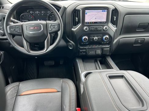 Used 2022 GMC Sierra 1500 AT4 w/ AT4 Preferred Package AWD/4WD image 3