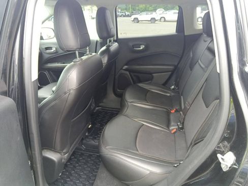 Used 2019 Jeep Compass Latitude AWD/4WD image 4
