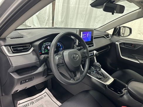 Used 2025 Toyota RAV4 LE image 15