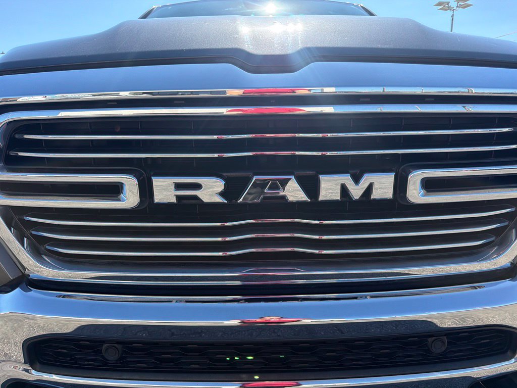 Used 2020 RAM 1500 Laramie AWD/4WD image 7