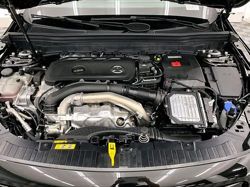 Used 2026 Mercedes-Benz GLB 250 image 9