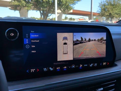 Used 2025 Chevrolet Tahoe High Country image 22