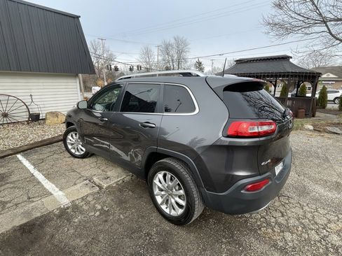 Used 2016 Jeep Cherokee Limited image 3